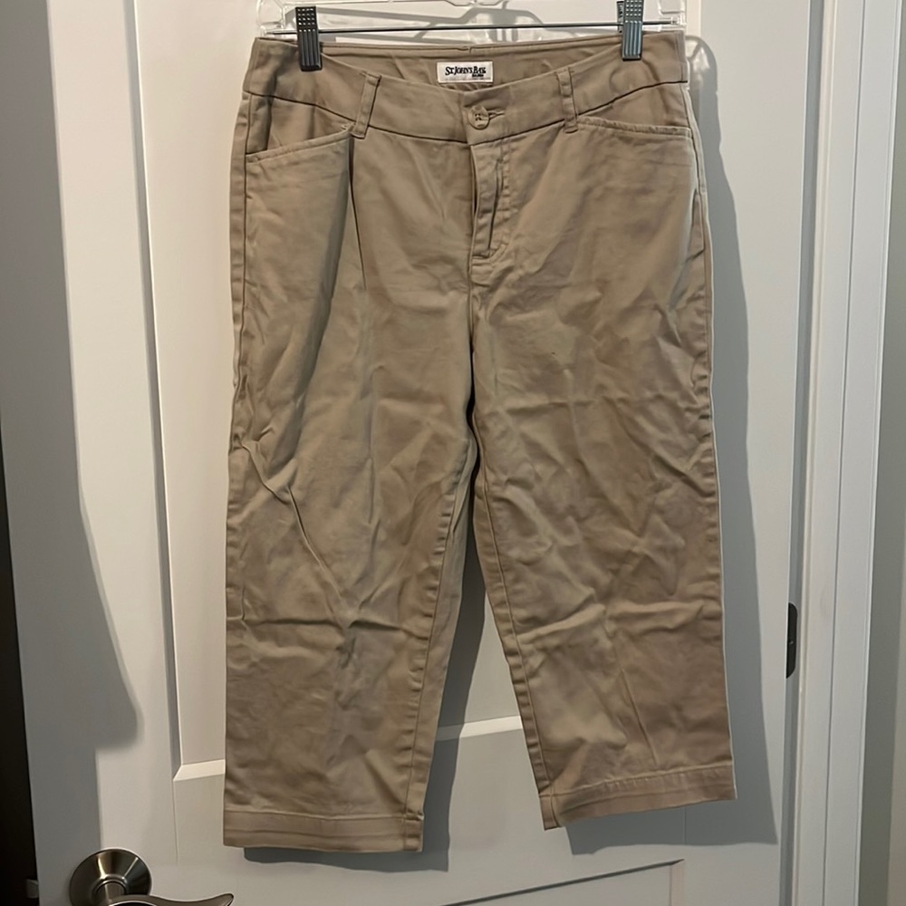 Size 4, St John’s Bay, khaki capris.